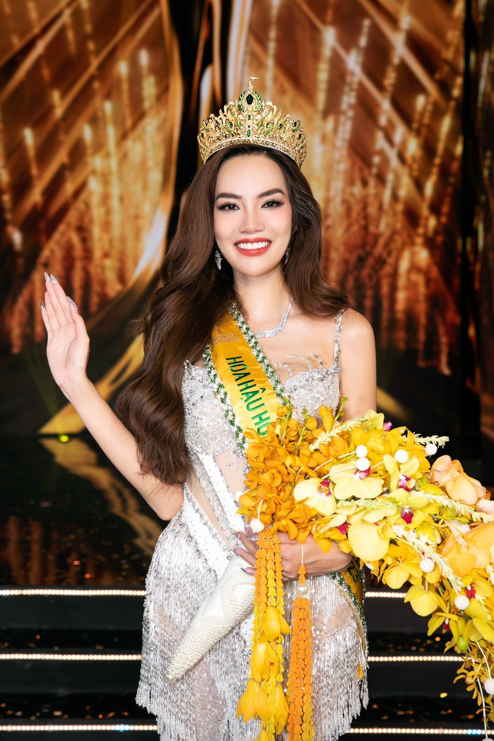 TIN NÓNG 24 GIỜ QUA: Bắt Phó Chủ tịch UBND TP.Long Xuyên; cha con ông Trần Quí Thanh lãnh án- Ảnh 7.