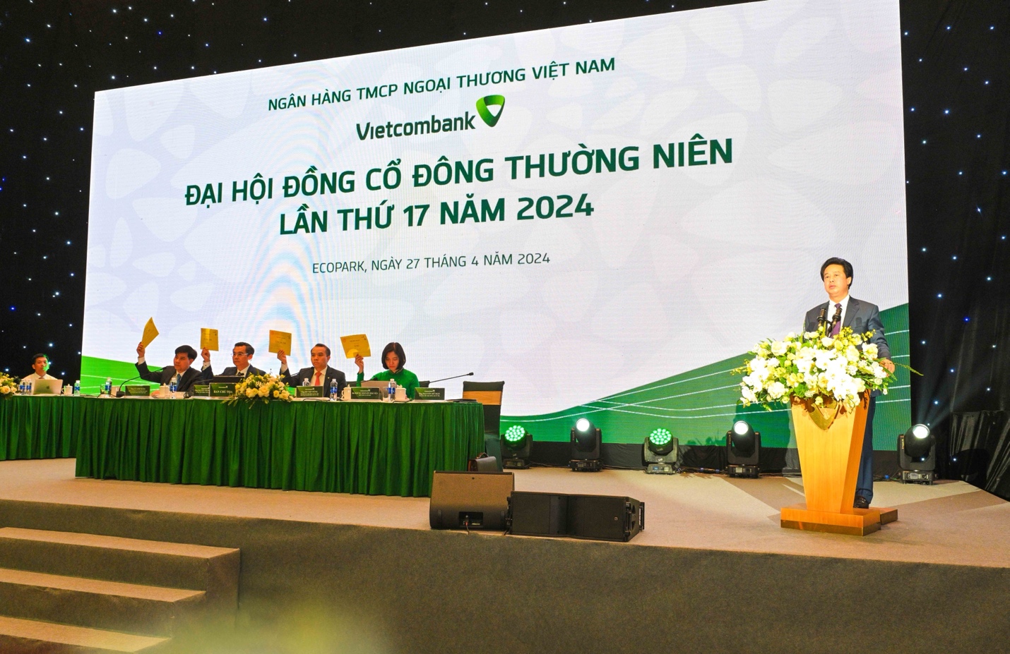 Vietcombank tổ chức thành công Đại hội đồng cổ đông thường niên lần thứ 17 năm 2024- Ảnh 3.