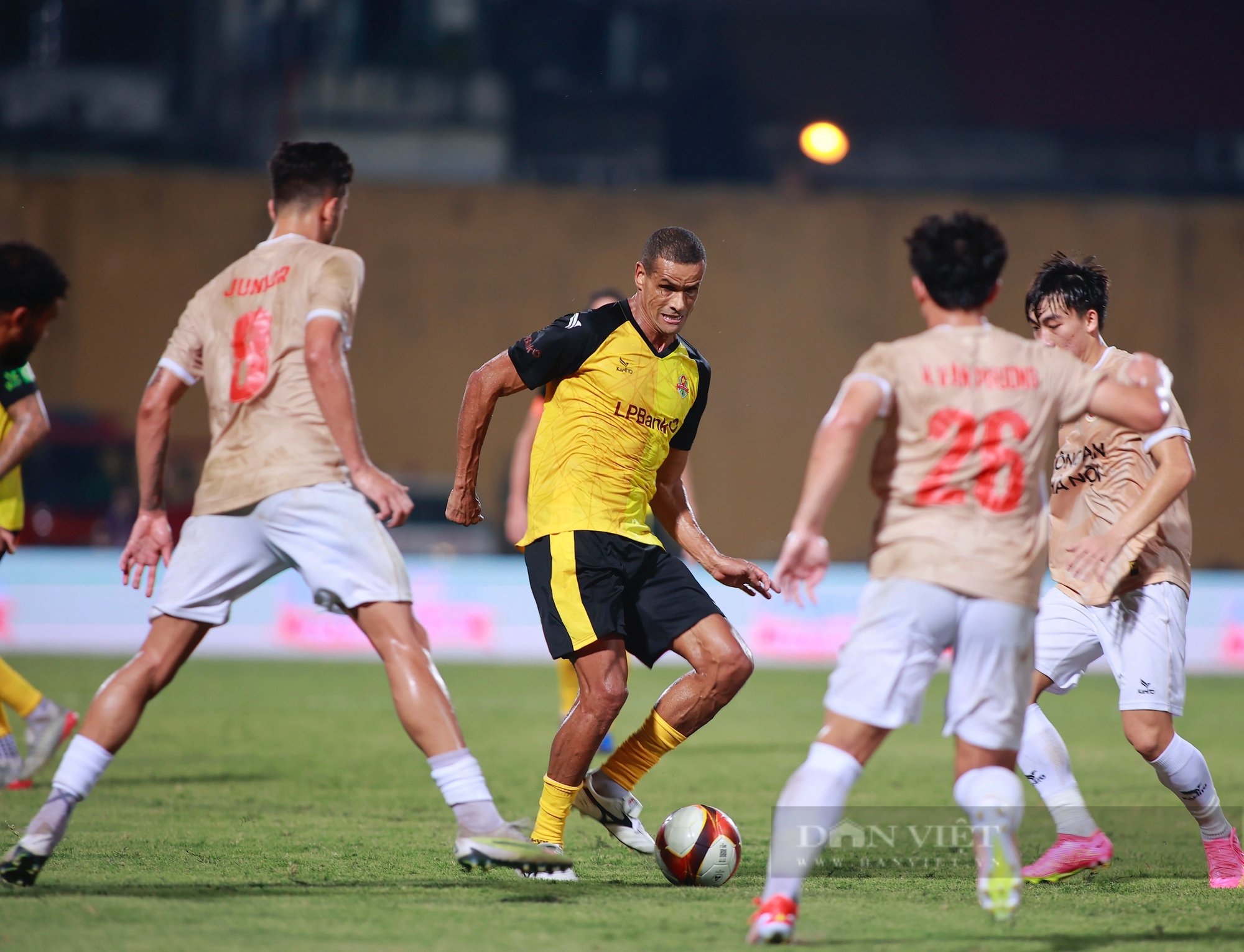 Rivaldo cùng đội cựu danh thủ Brazil thua CLB CAHN - Ảnh 5.