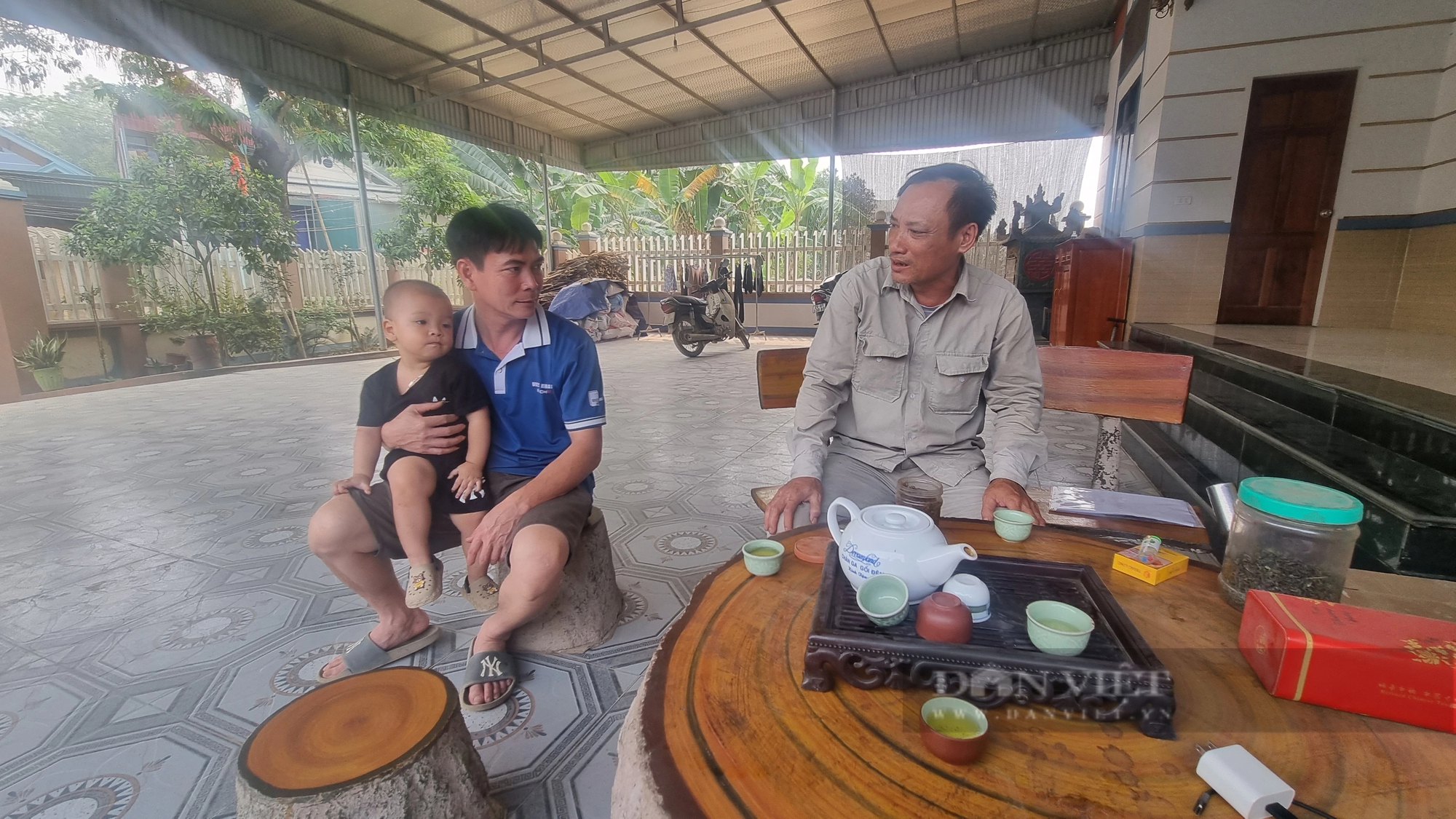 Vụ xe tải chở cát "hành dân" ở TP Hòa Bình: Người dân xóm Tôm cảm ơn Báo Dân Việt- Ảnh 2.