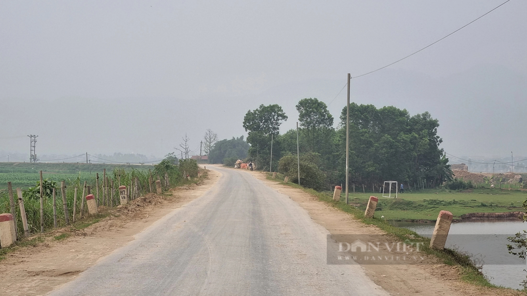 Vụ xe tải chở cát "hành dân" ở TP Hòa Bình: Người dân xóm Tôm cảm ơn Báo Dân Việt- Ảnh 7.