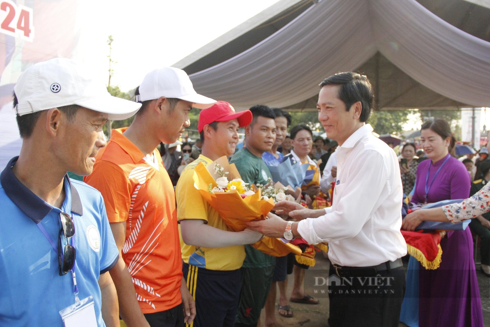 Tưng bừng lễ hội Thống nhất non sông ở Quảng Trị- Ảnh 3.