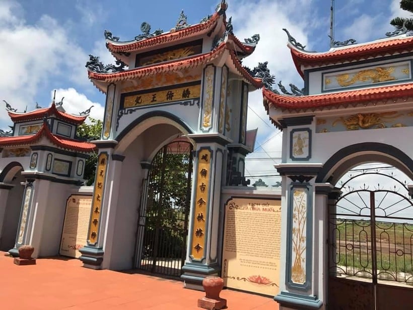 Ở một vùng biển Thái Bình có phủ thờ bà chúa Muối-thứ phi của vua Trần Anh Tông, bà tên thật là gì?- Ảnh 1.