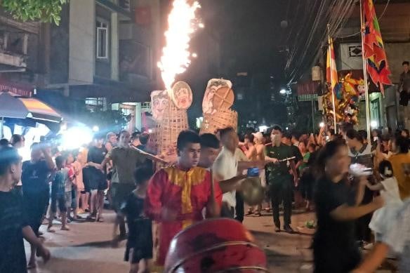Ở một vùng biển Thái Bình có phủ thờ bà chúa Muối-thứ phi của vua Trần Anh Tông, bà tên thật là gì?- Ảnh 4.