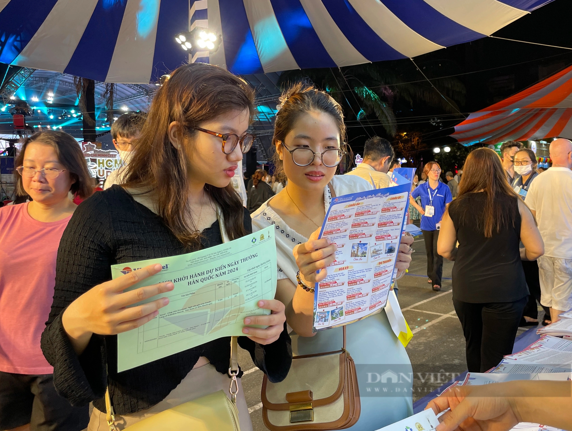 Người dân TP.HCM đổ xô săn tour giá rẻ trong đêm- Ảnh 3.