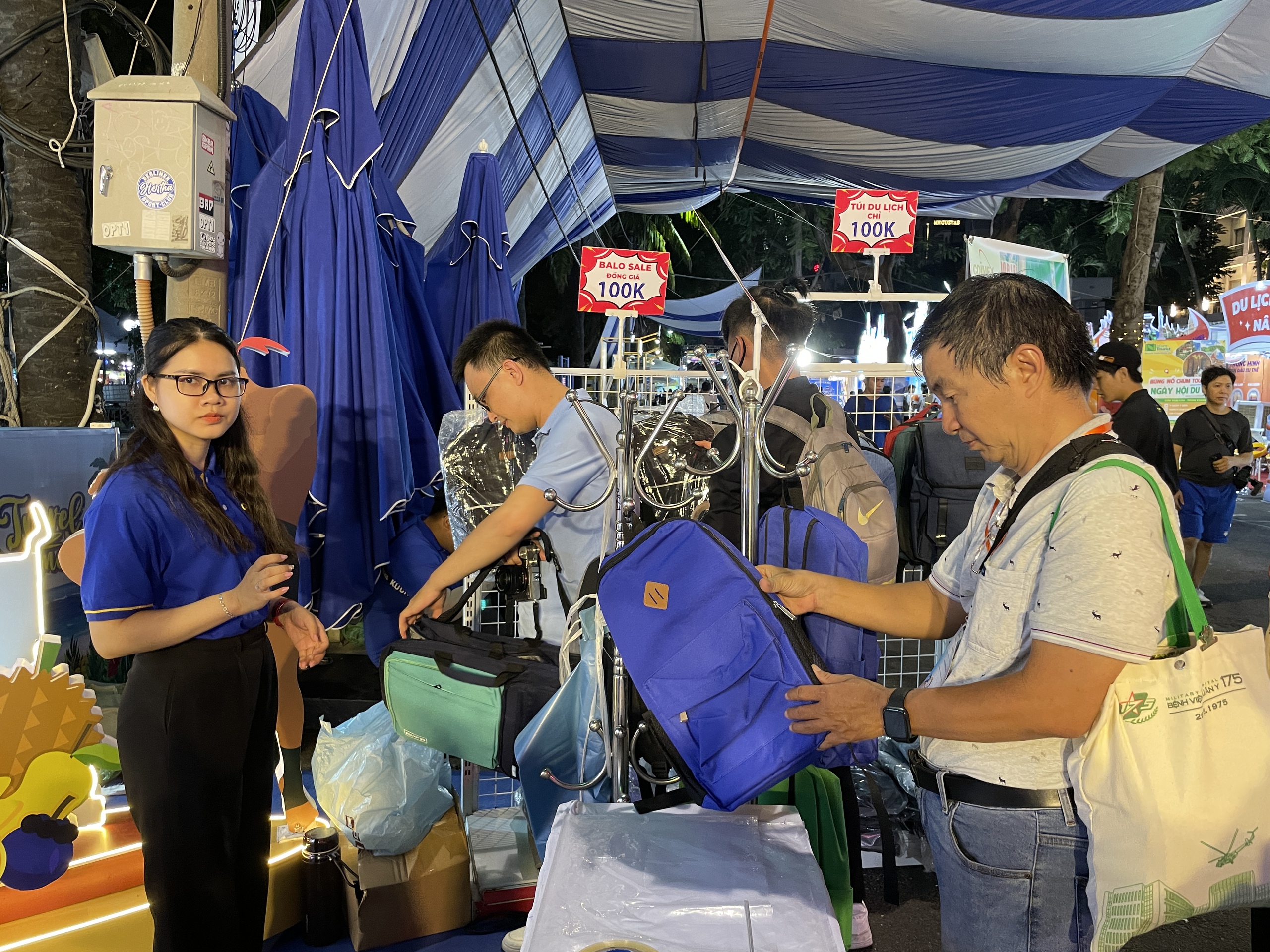 Người dân TP.HCM đổ xô săn tour giá rẻ trong đêm- Ảnh 9.
