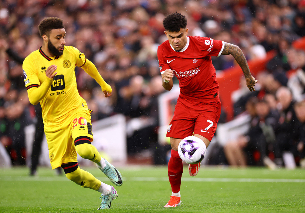 Liverpool lấy lại ngôi đầu Premier League, HLV Klopp vẫn chê đội nhà - Ảnh 1.