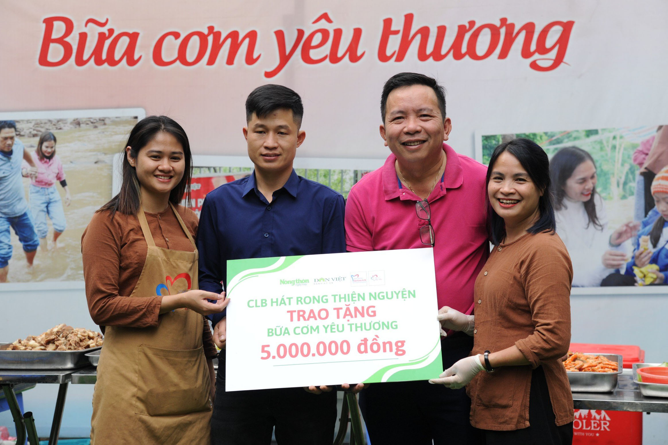 “Ai cũng có thể làm được việc tốt, chỉ cần có một trái tim sẵn sàng sẻ chia yêu thương”- Ảnh 1.