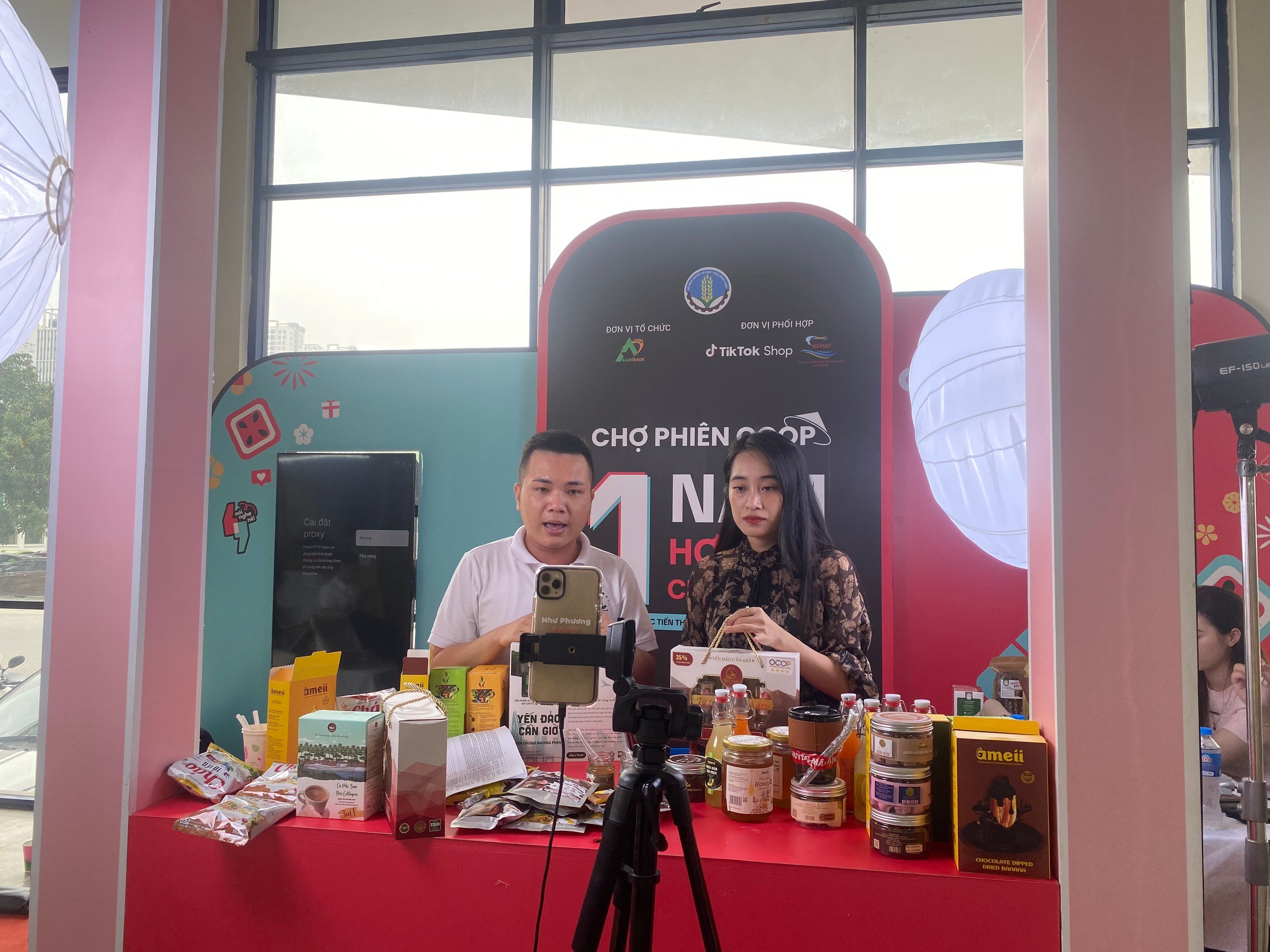 Livestream bán yến đảo, nước mắm, cà phê, một nhà sáng tạo nội dung thu hút 19,8 triệu lượt tiếp cận trên TikTok- Ảnh 1.