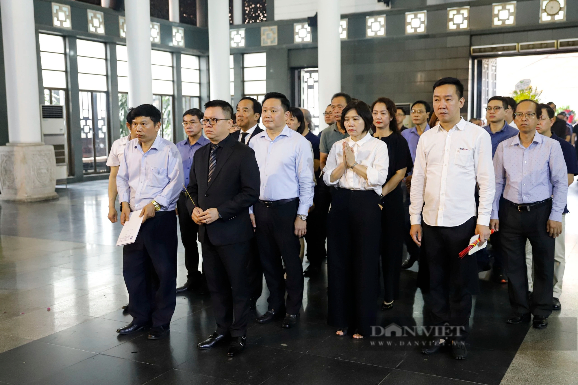 Lễ tang nhà báo Trần Mai Hạnh, người chứng kiến và viết bài tường thuật đầu tiên tại Dinh Độc Lập ngày 30/4/1975- Ảnh 4.
