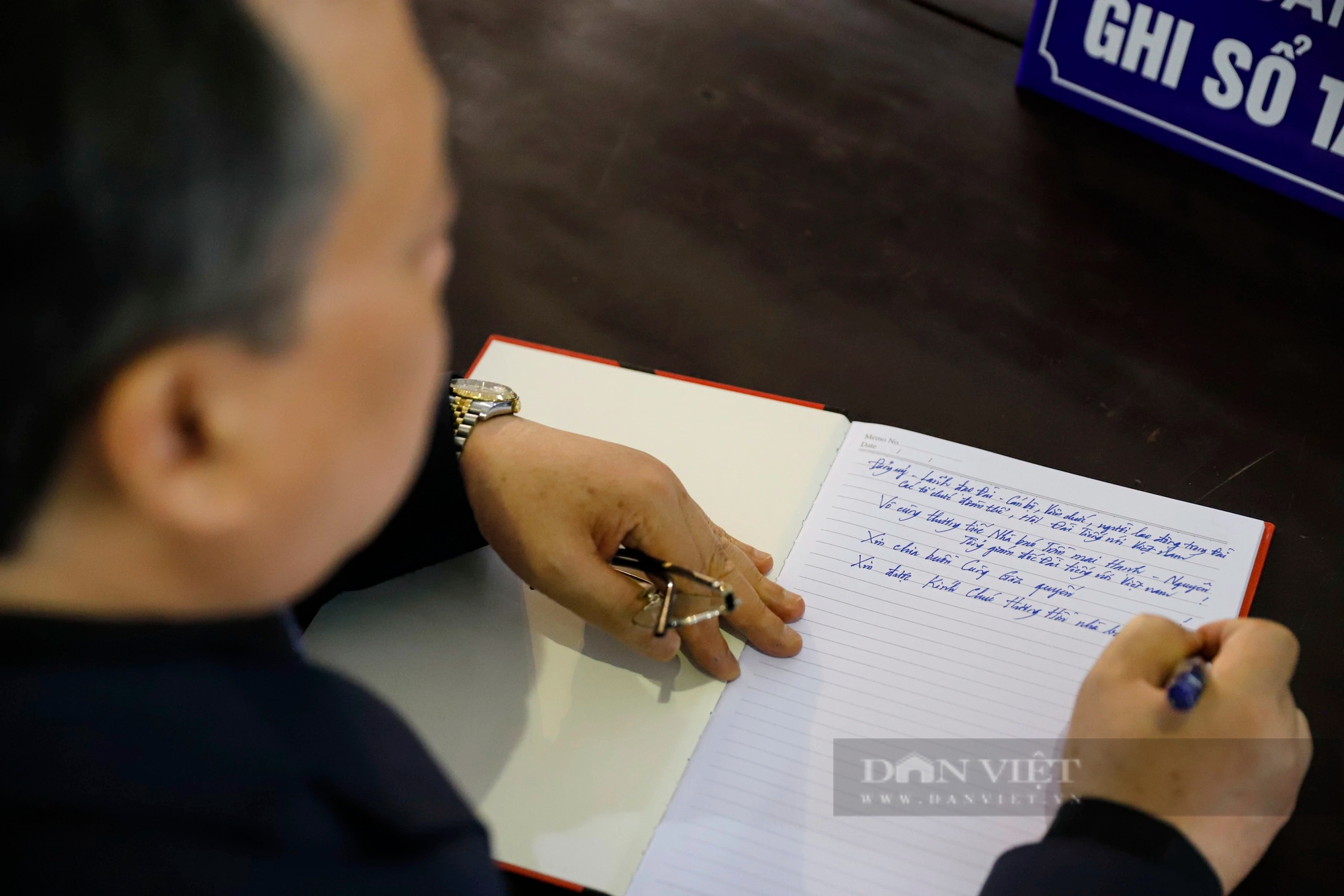 Lễ tang nhà báo Trần Mai Hạnh, người chứng kiến và viết bài tường thuật đầu tiên tại Dinh Độc Lập ngày 30/4/1975- Ảnh 10.