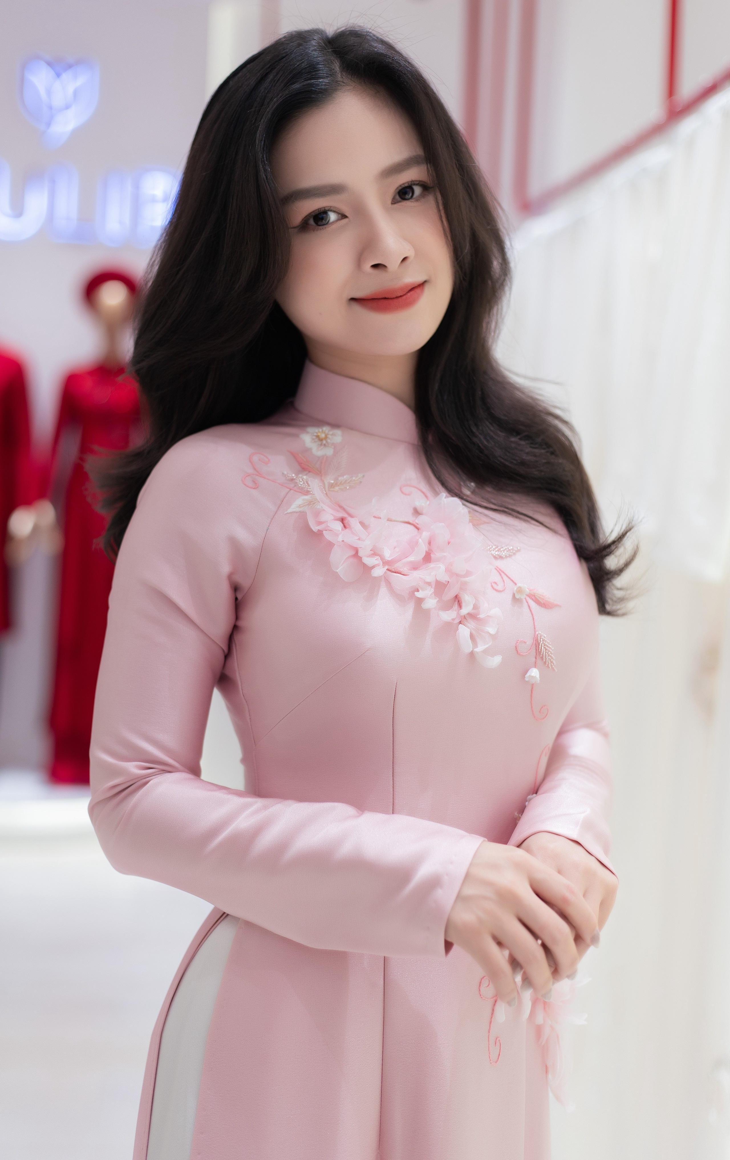Hậu ly hôn, BTV Mai Ngọc lộ diện xinh đẹp "đọ sắc" với Hoa hậu Hương Giang - Ảnh 3.
