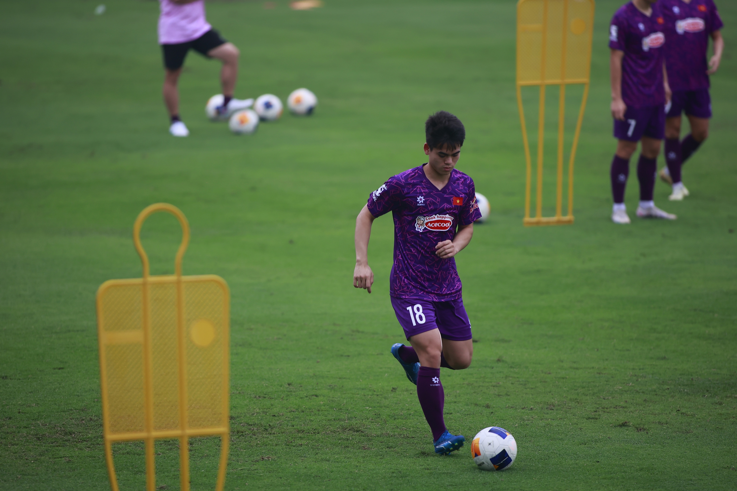 ĐT U23 Việt Nam tổn thất lực lượng trước ngày lên đường đi Qatar- Ảnh 3.
