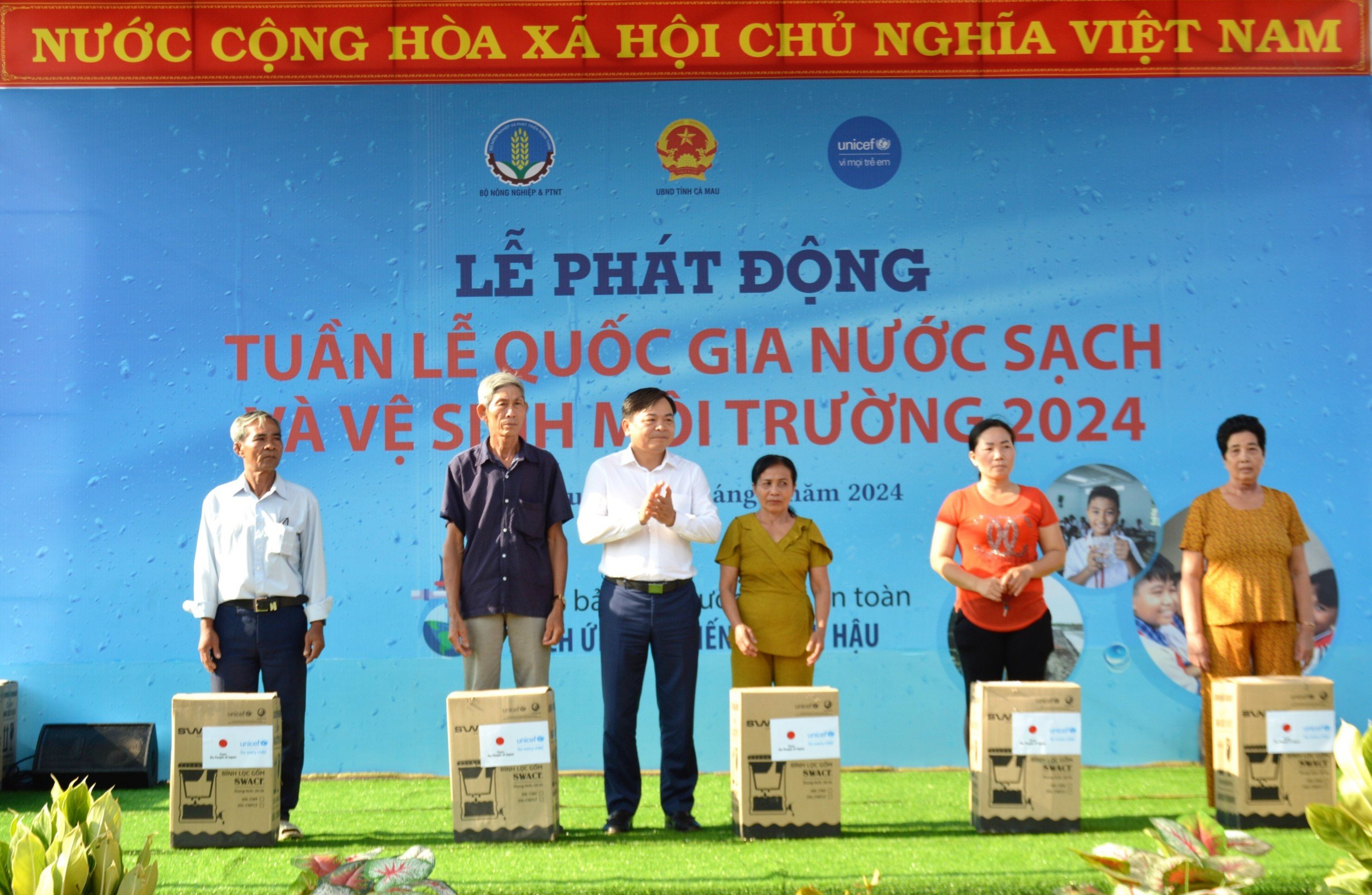 Hạn mặn ở Đồng bằng sông Cửu Long: Có khoảng 50.000 hộ gia đình đang thiếu nước sạch- Ảnh 2.