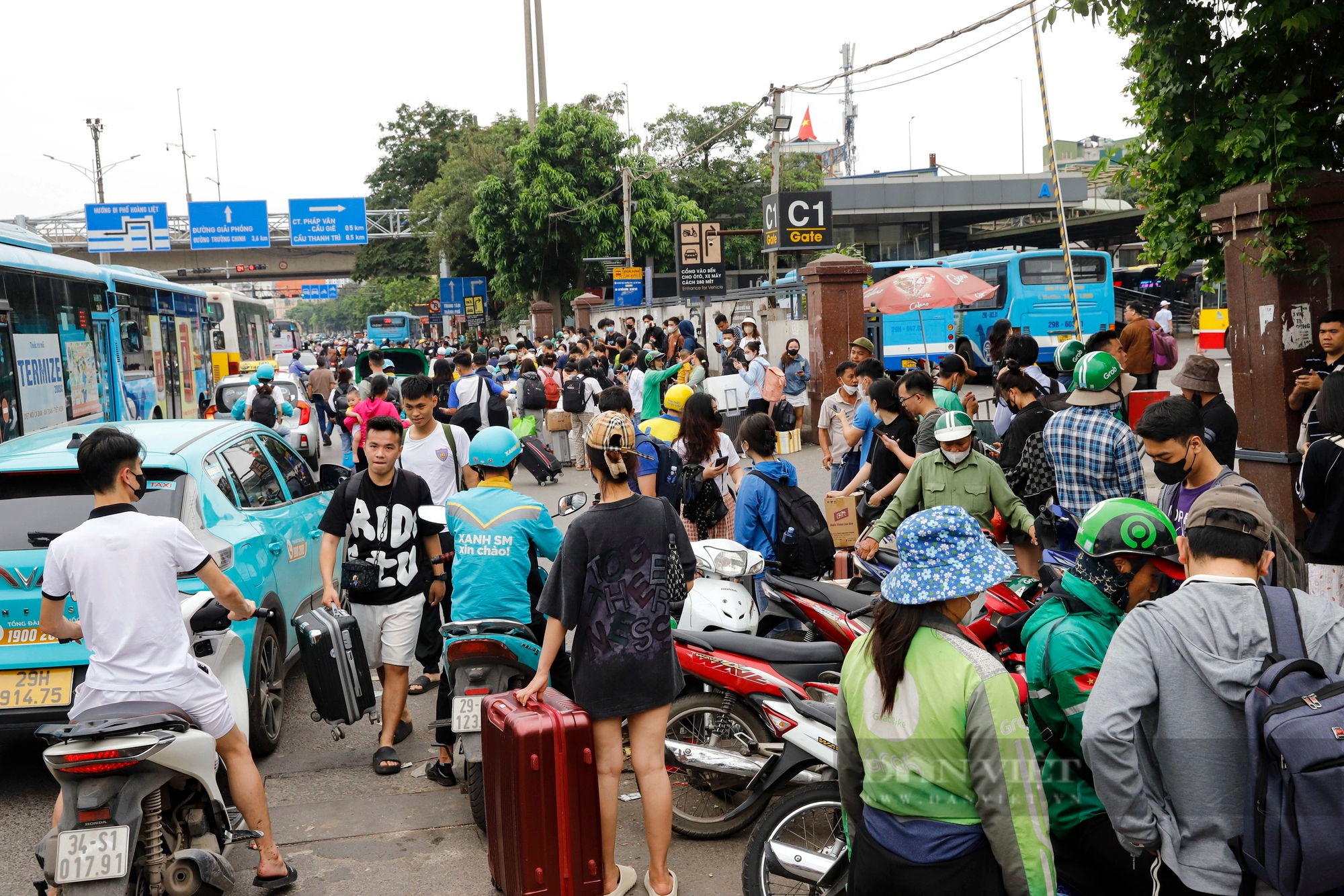 Giao thông cửa ngõ Hà Nội thông thoáng hiếm thấy trong ngày cuối kỳ nghỉ lễ 30/4-1/5- Ảnh 6.