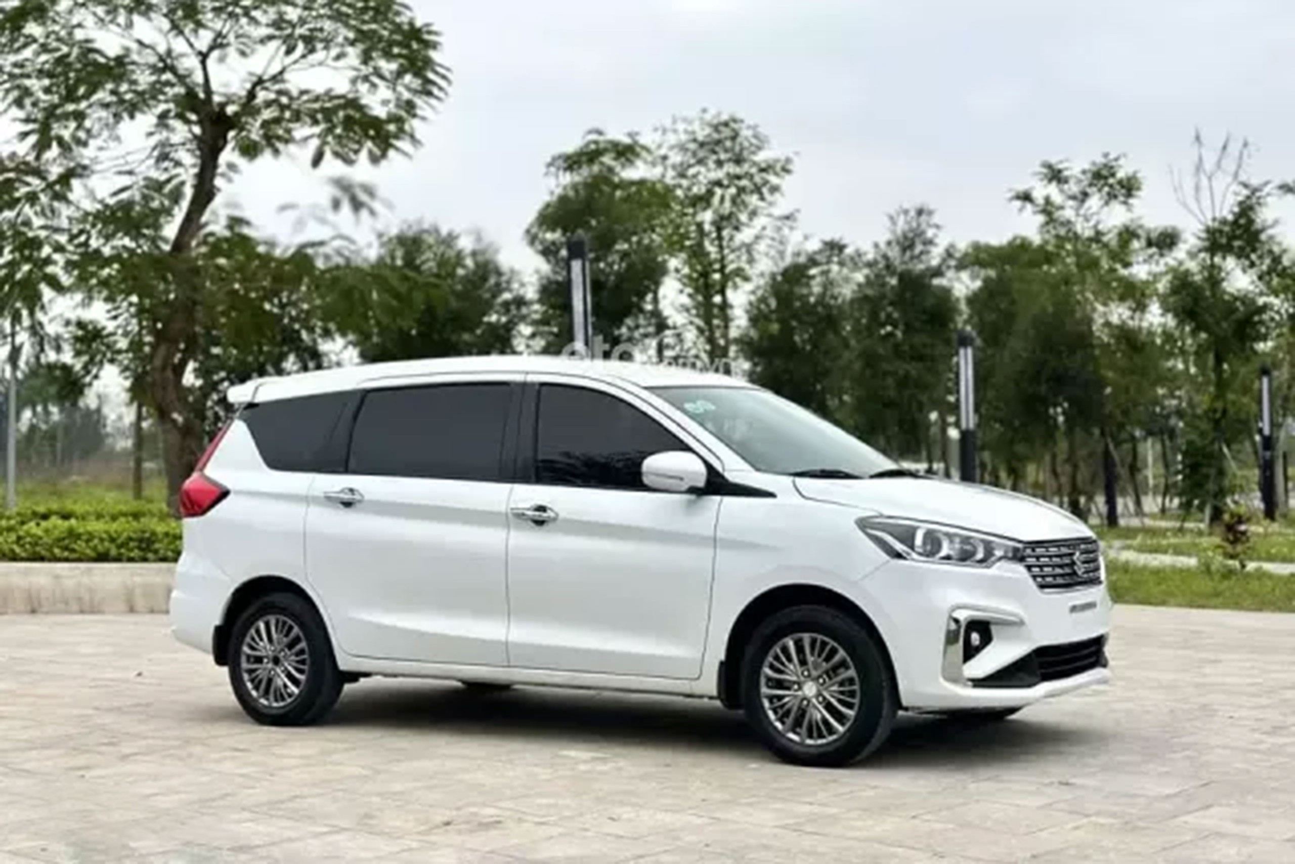 Mua xe 7 chỗ cũ tầm giá 400 triệu đồng: Xe số tự động này đáng chọn hơn Toyota Innova, Mitsubishi Xpander- Ảnh 3.