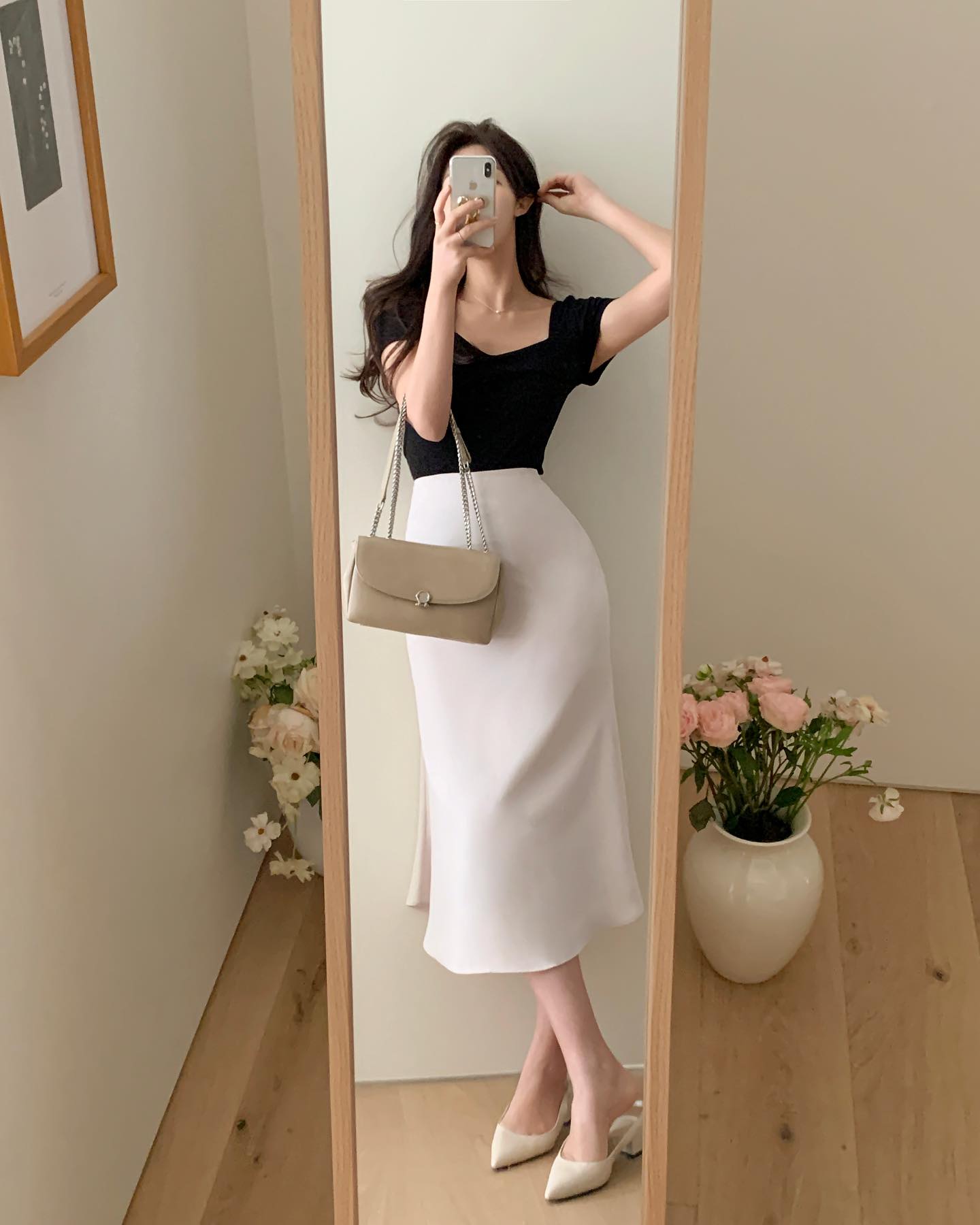 Cách mặc áo thun mùa hè dành cho phụ nữ trên 40 tuổi- Ảnh 1.