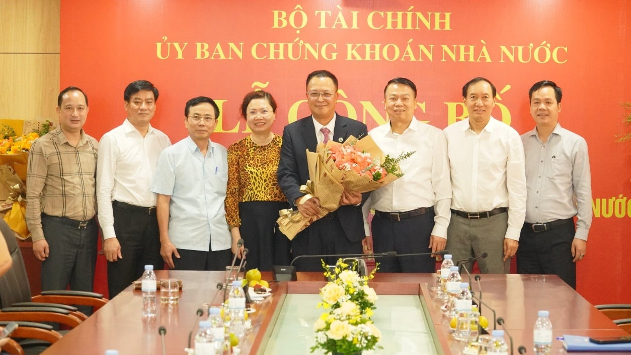 Chân dung tân Phó Chủ tịch Ủy ban Chứng khoán Nhà nước Bùi Hoàng Hải  - Ảnh 5.