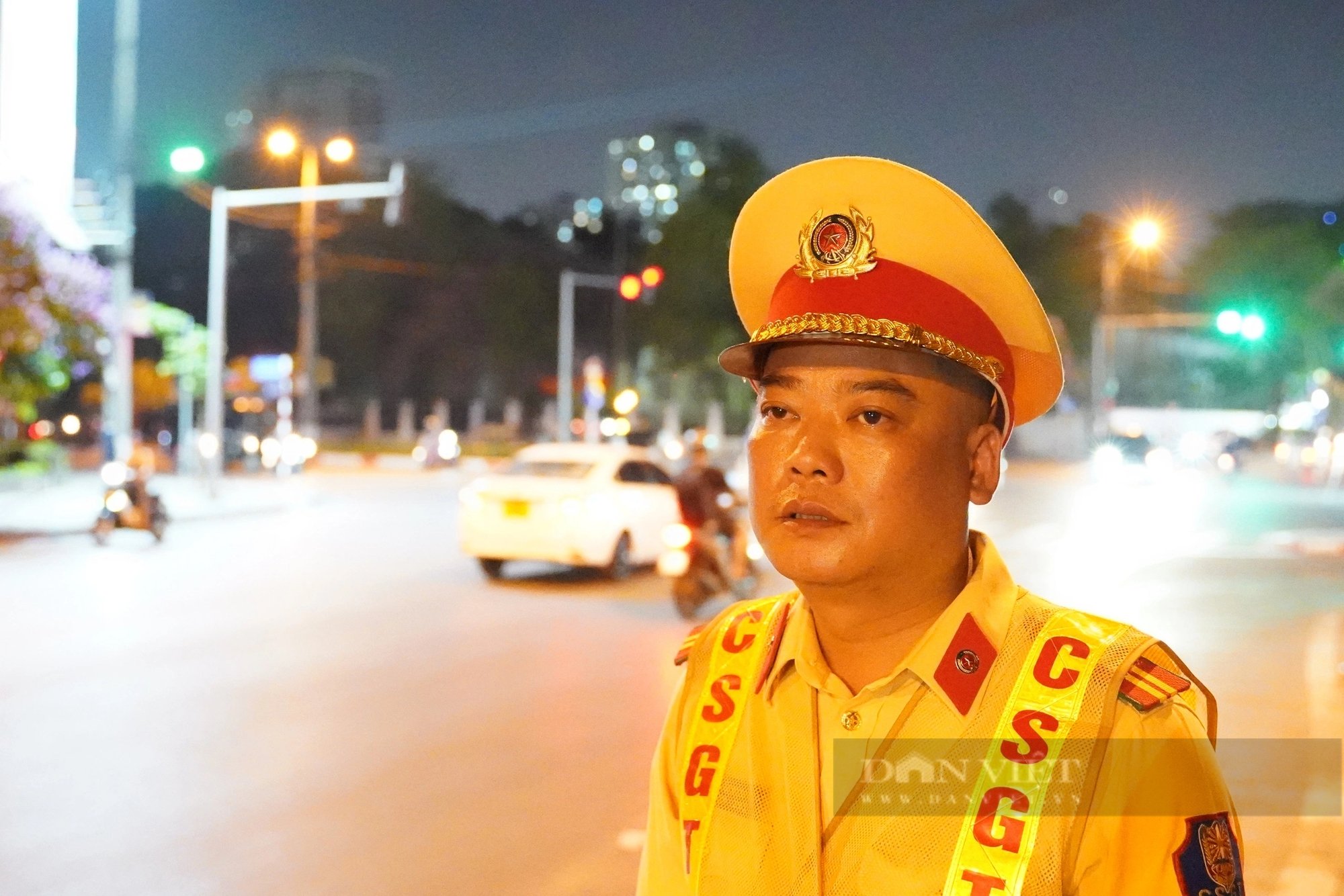 Vi phạm nồng độ cồn, tài xế nói "mức phạt cao lắm, tôi xác định bỏ xe"- Ảnh 8.