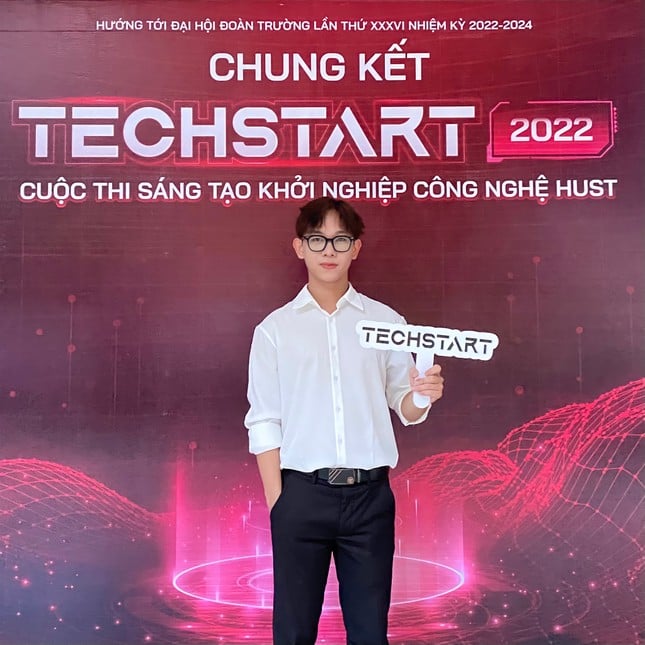 Nam sinh Bách khoa bứt phá lớp kén "rụt rè", trở thành Chủ nhiệm Câu lạc bộ Tranh biện- Ảnh 1.