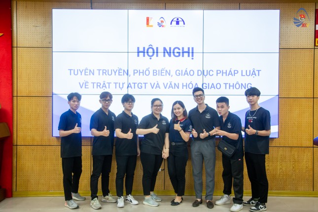 Nam sinh Bách khoa bứt phá lớp kén "rụt rè", trở thành Chủ nhiệm Câu lạc bộ Tranh biện- Ảnh 6.