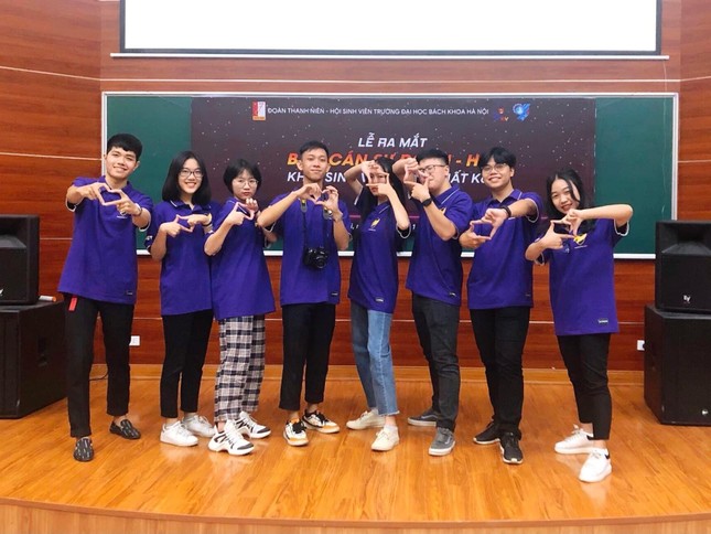 Nam sinh Bách khoa bứt phá lớp kén "rụt rè", trở thành Chủ nhiệm Câu lạc bộ Tranh biện- Ảnh 3.