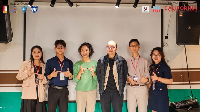 Nam sinh Bách khoa bứt phá lớp kén "rụt rè", trở thành Chủ nhiệm Câu lạc bộ Tranh biện- Ảnh 7.