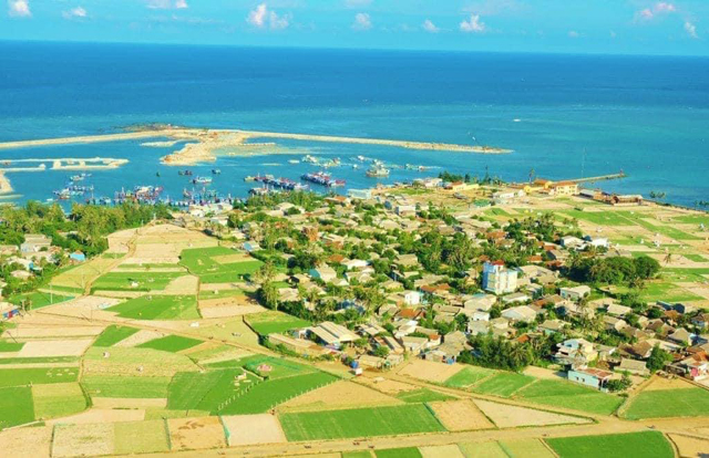 Trung tâm dịch vụ Nông nghiệp Lý Sơn lên tiếng vụ máy xới đất cấp hỗ trợ nằm trong thùng- Ảnh 6. Trung tâm dịch vụ Nông nghiệp Lý Sơn lên tiếng vụ máy xới đất cấp hỗ trợ nằm trong thùng- Ảnh 6.