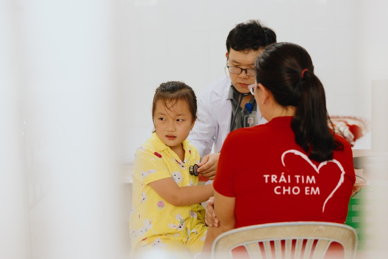 Hành trình khám sàng lọc Trái tim cho em 2024- Để không em nhỏ nào bị bỏ lại phía sau- Ảnh 1.