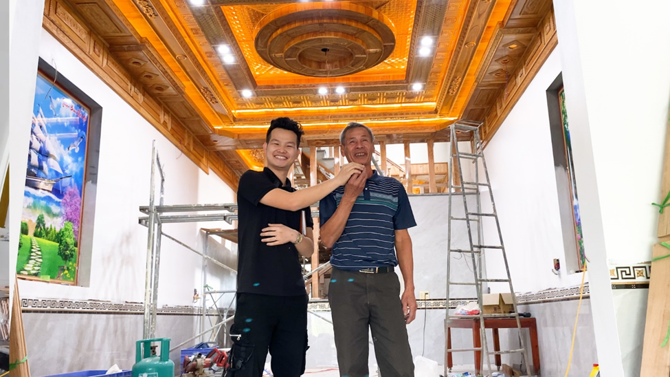 Từ cậu bé đam mê nghề mộc đến nhà sáng tạo nội dung triệu view- Ảnh 1.