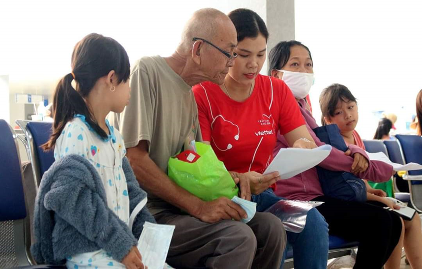 Hành trình khám sàng lọc Trái tim cho em 2024- Để không em nhỏ nào bị bỏ lại phía sau- Ảnh 2.