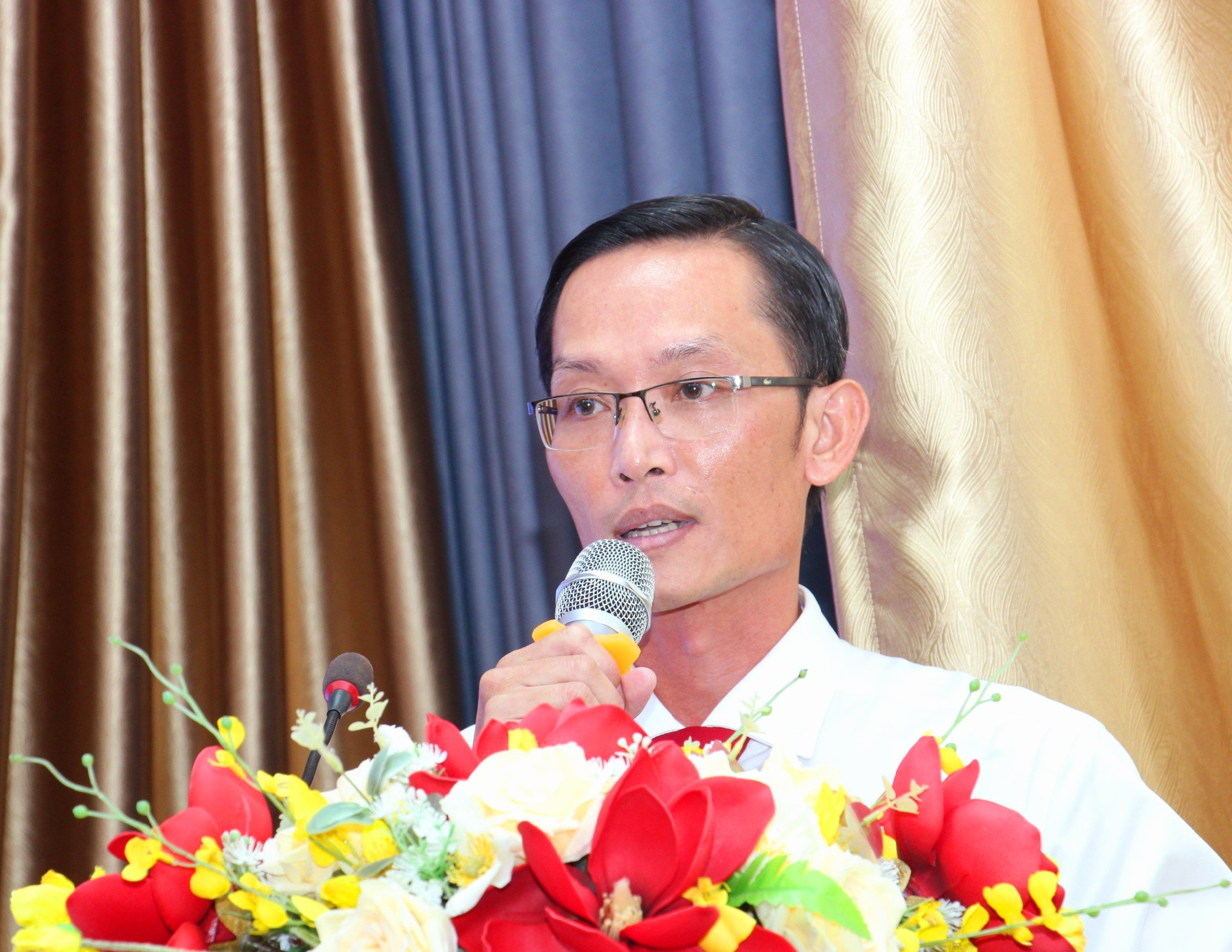 Khách hàng gửi tiết kiệm tại Agribank Chi nhánh tỉnh Bến Tre may mắn trúng giải Nhất trị giá 1 tỉ đồng- Ảnh 1.
