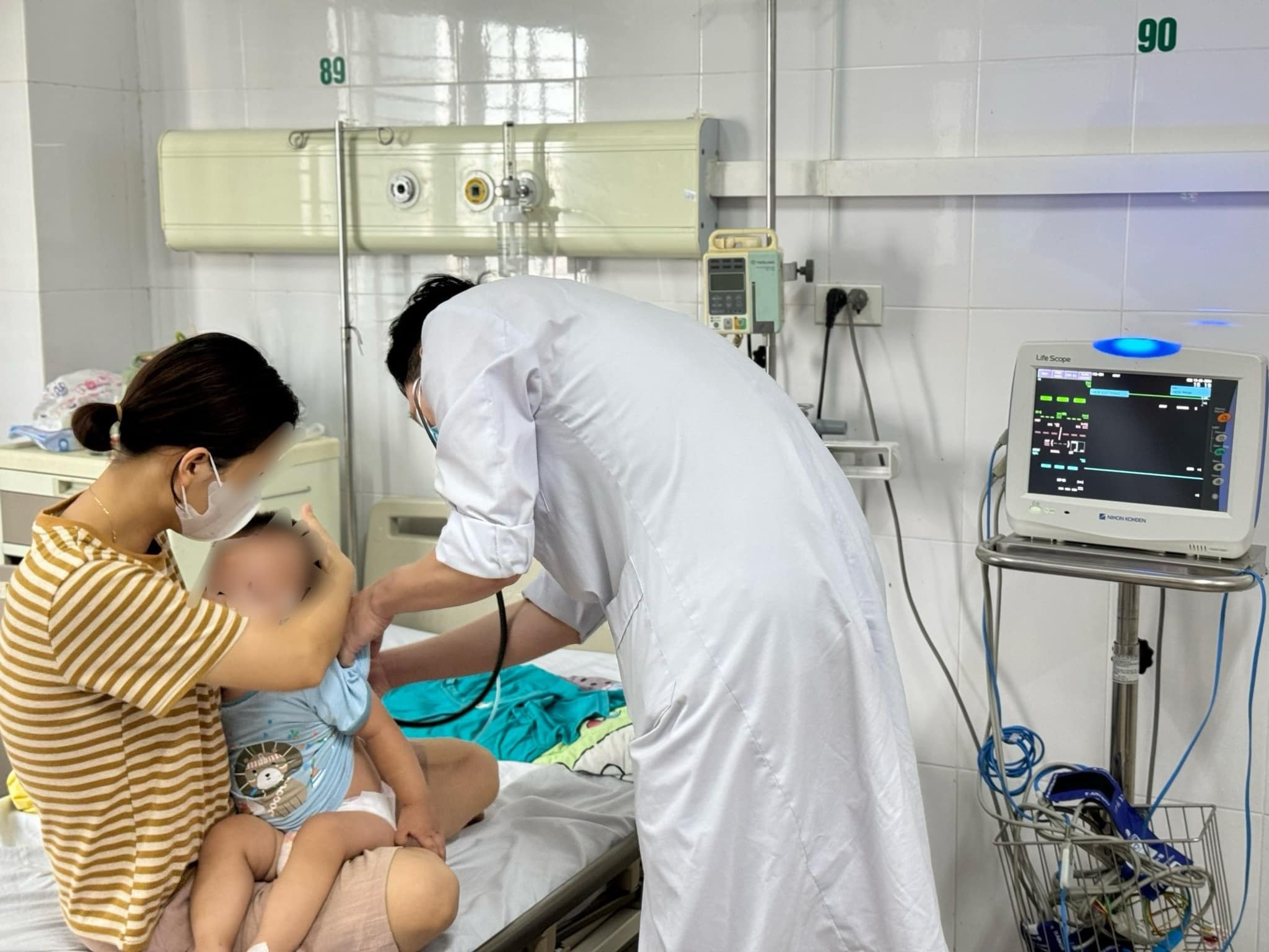 Mắc "cúm xoàng", thanh niên nhập viện trong tình trạng nguy kịch- Ảnh 3.