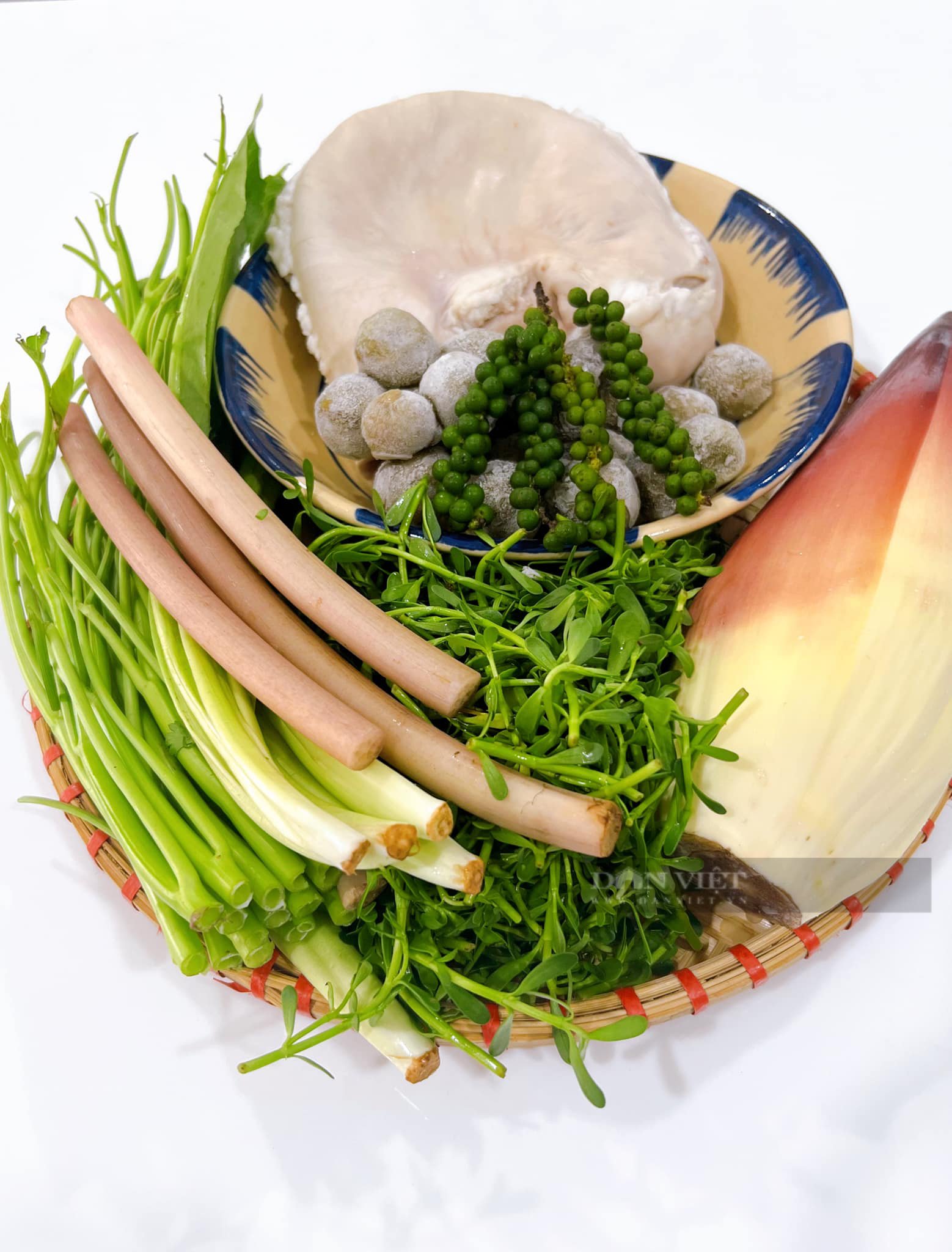 Bộ phận độc nhất vô nhị của con heo, bổ bằng 10 vị thuốc, om với loại quả mùa hè siêu ngon- Ảnh 1.