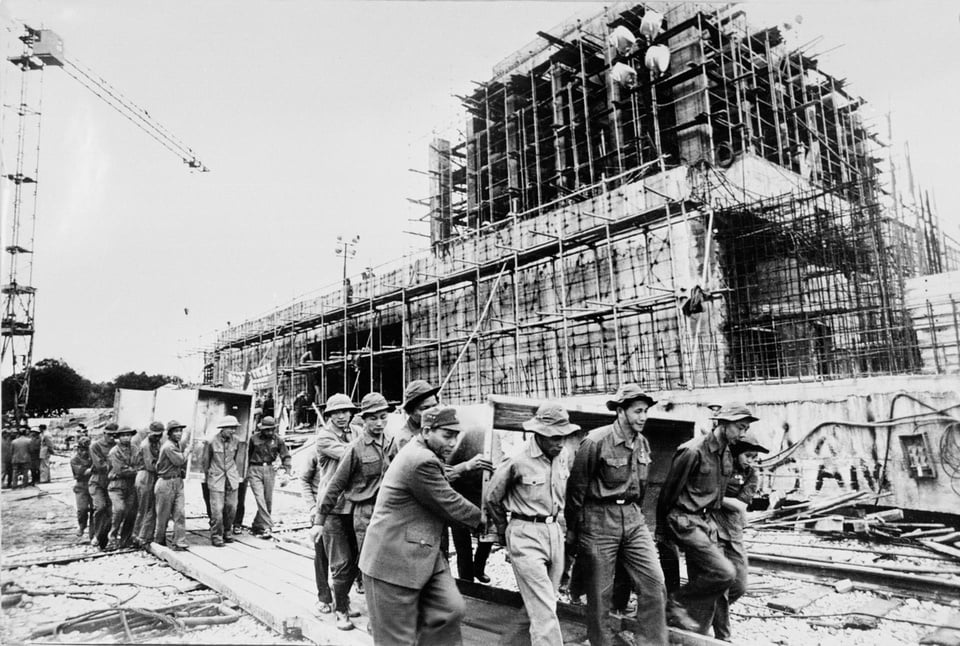 Chuyện hiếm về gia đình có 3 cha con cùng xây Lăng Chủ tịch Hồ Chí Minh- Ảnh 3.