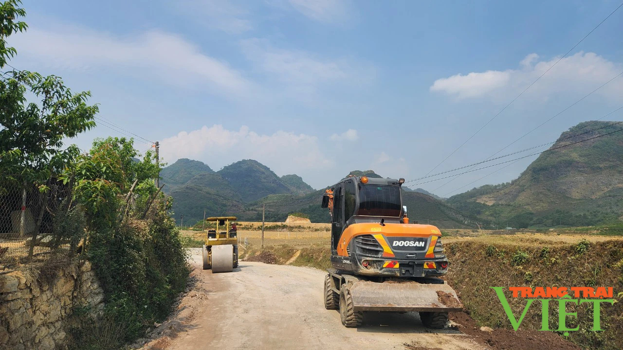 Sìn Hồ quan tâm đầu tư hạ tầng giao thông, thúc đẩy kinh tế xã hội phát triển- Ảnh 3.