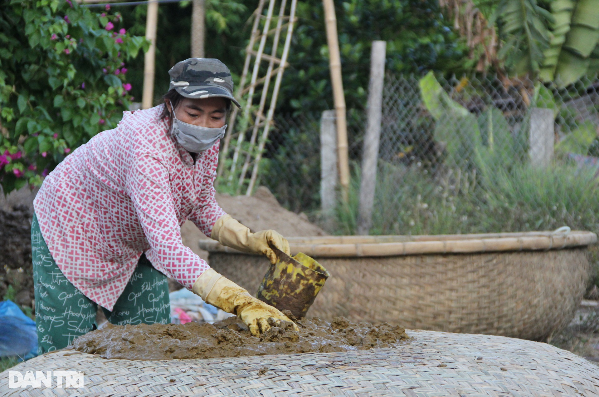 Thuyền thúng tre xuất ngoại tơi tới, đôi vợ chồng làm giàu từ nghề... bỏ đi- Ảnh 9.