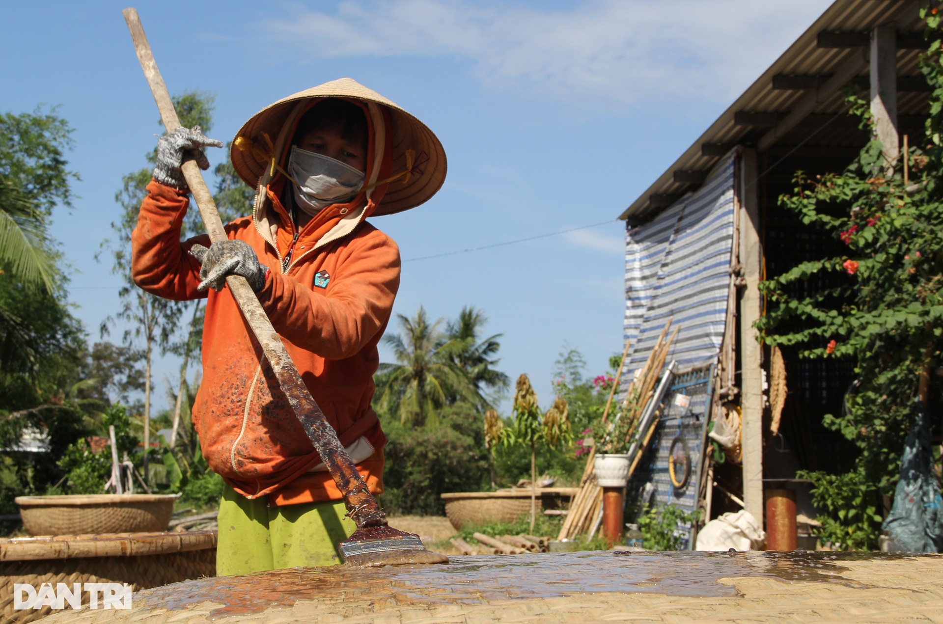 Thuyền thúng tre xuất ngoại tơi tới, đôi vợ chồng làm giàu từ nghề... bỏ đi- Ảnh 11.