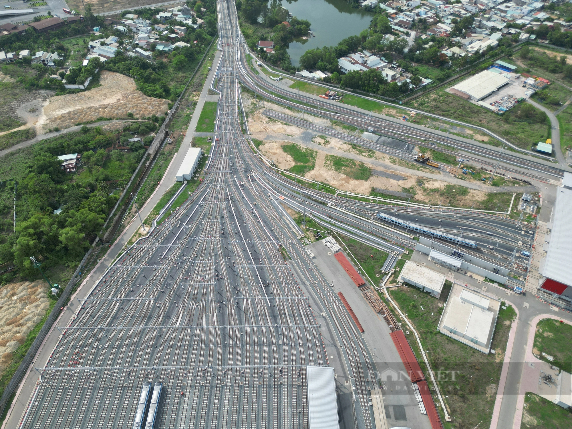 Ngắm trung tâm điều khiển, bãi đỗ Metro hiện đại nhất Việt Nam           - Ảnh 1.