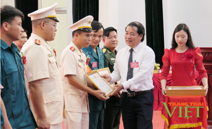 Lai Châu: Phong trào thi đua quyết thắng của LLVT huyện Tân Uyên phát triển toàn diện, đúng hướng- Ảnh 3.