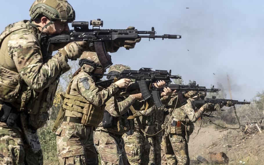 Ông Zelensky tuyên bố quân Nga đang bị tiêu diệt ở Kharkov; Ukraine 'chìm trong bóng tối' vì lưới điện bị tấn công- Ảnh 1.