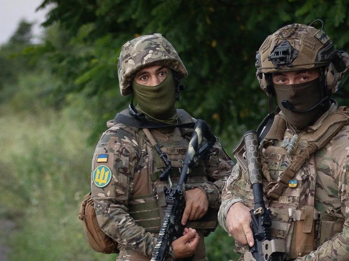 Ukraine đưa những tù nhân đầu tiên ra trận để củng cố tiền tuyến, đối đầu với quân Nga- Ảnh 1.
