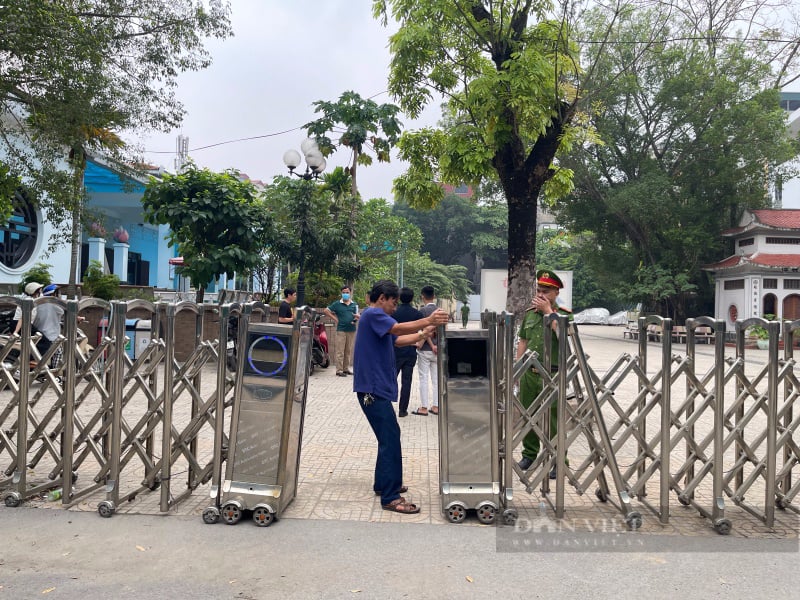 Vụ cháy nhà trọ 14 người tử vong ở Hà Nội: Người thân đến nhà tang lễ nhận dạng, bật khóc trong tuyệt vọng- Ảnh 3.