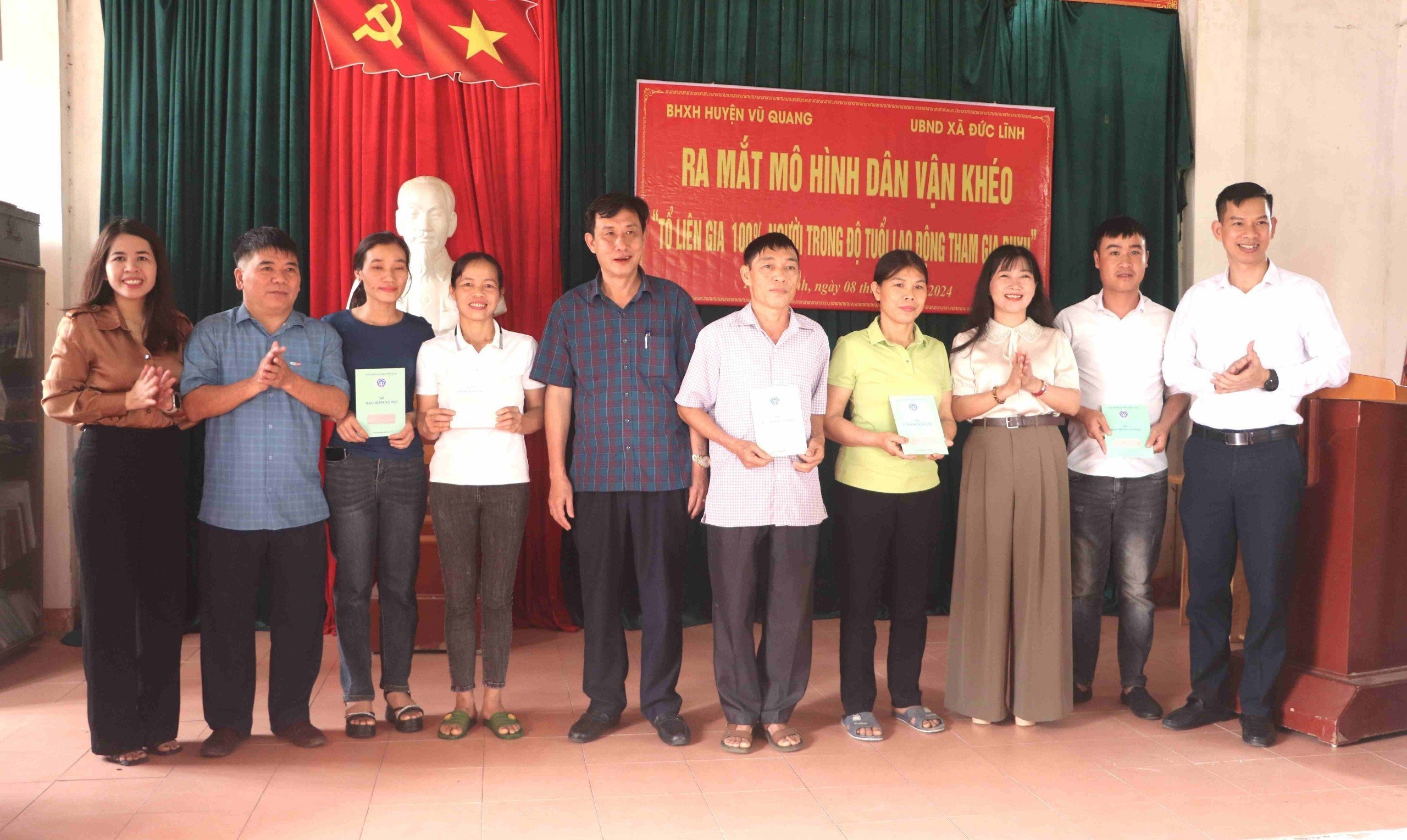 Một thôn có 60% người lao động trong độ tuổi tham gia BHXH  - Ảnh 2.