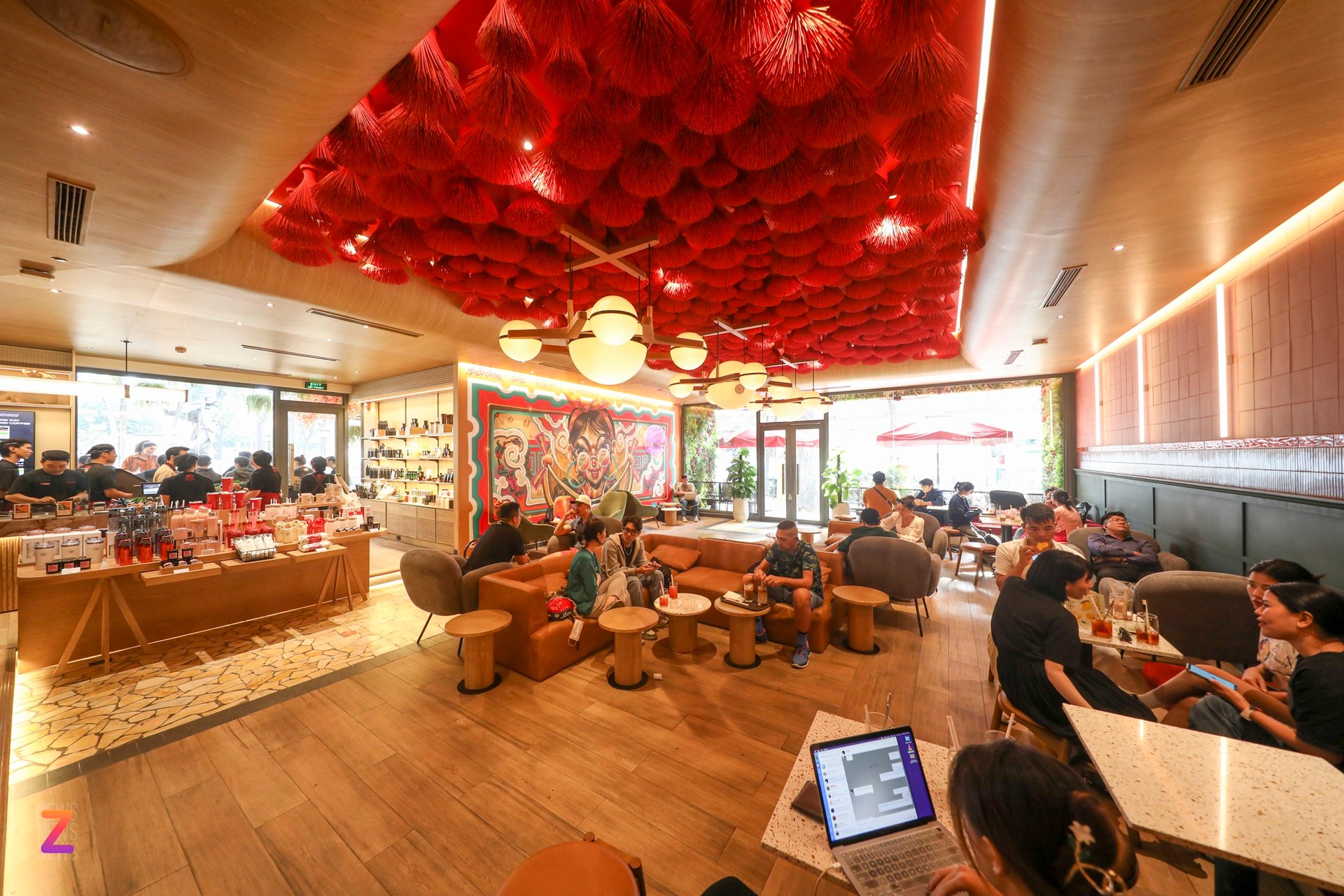 Các chuỗi cà phê giành "đất vàng" TP.HCM- Ảnh 7.