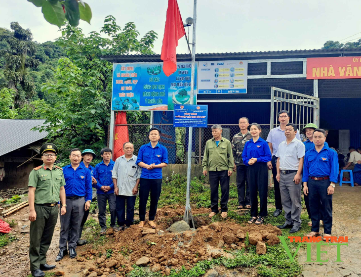 Lai Châu: Tuổi trẻ Phong Thổ tập trung cho các hoạt động tình nguyện hè tại chỗ- Ảnh 1. Lai Châu: Tuổi trẻ Phong Thổ tập trung cho các hoạt động tình nguyện hè tại chỗ- Ảnh 1.