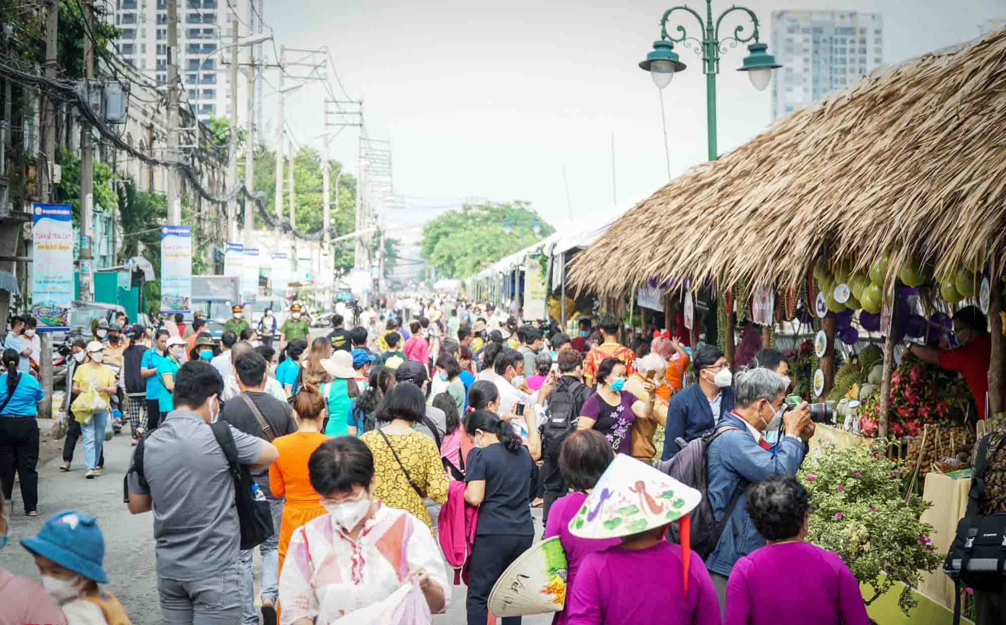 Đẩy mạnh tiêu thụ nông sản ở Tuần lễ trái cây "Trên bến dưới thuyền"- Ảnh 3.