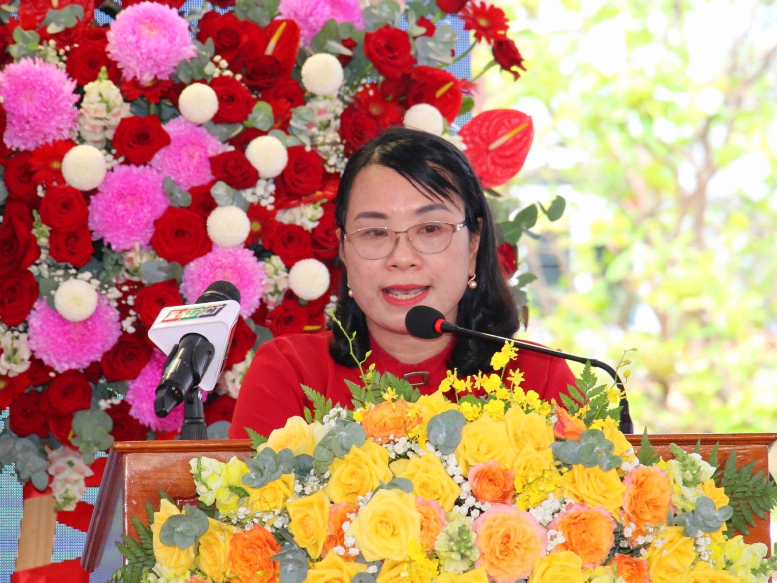 Agribank trao thưởng chương trình "Tết An khang - Rước xế sang" và tặng xe cứu thương cho ngành Y tế tỉnh Long An- Ảnh 4.