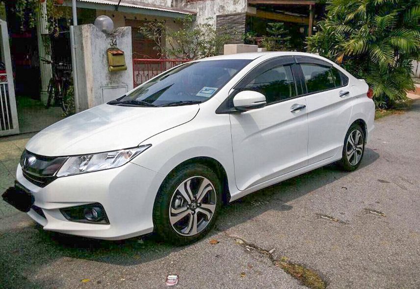 Ô tô cũ tầm giá 300 triệu đồng: Chiếc xe này đáng mua hơn Toyota Vios, Honda City- Ảnh 2.