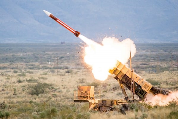 Mỹ, Đức 'nổi giận' với Ukraine, đe dọa cắt nguồn cung tên lửa Patriot- Ảnh 1.
